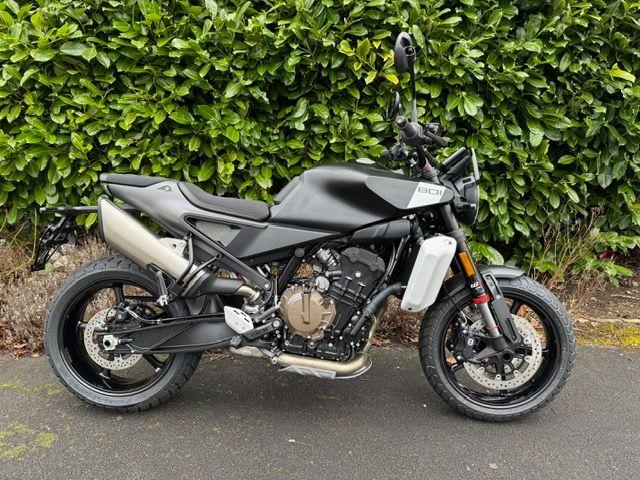 New Husqvarna Svartpilen 801