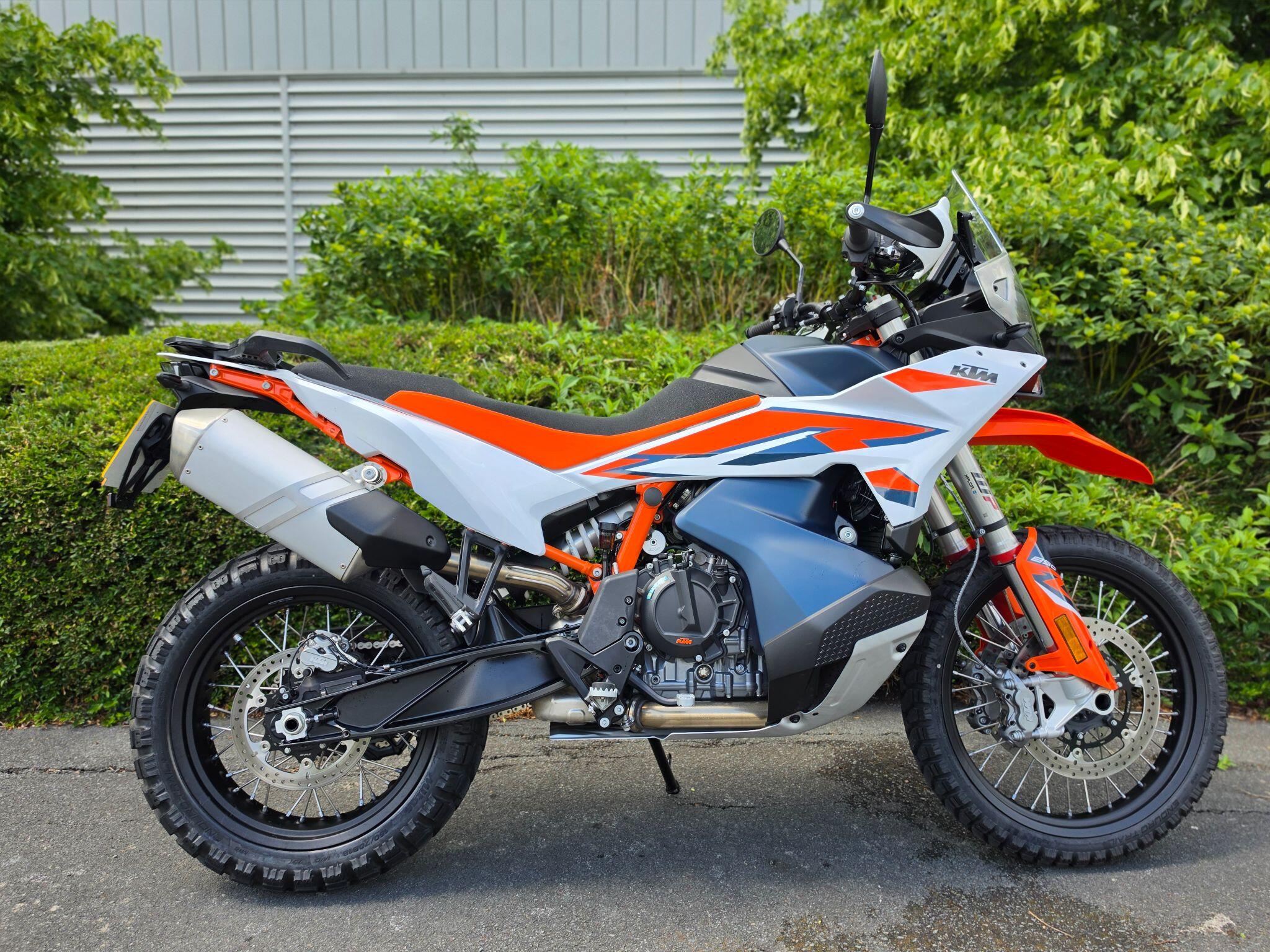 2025 KTM 890 Adventure