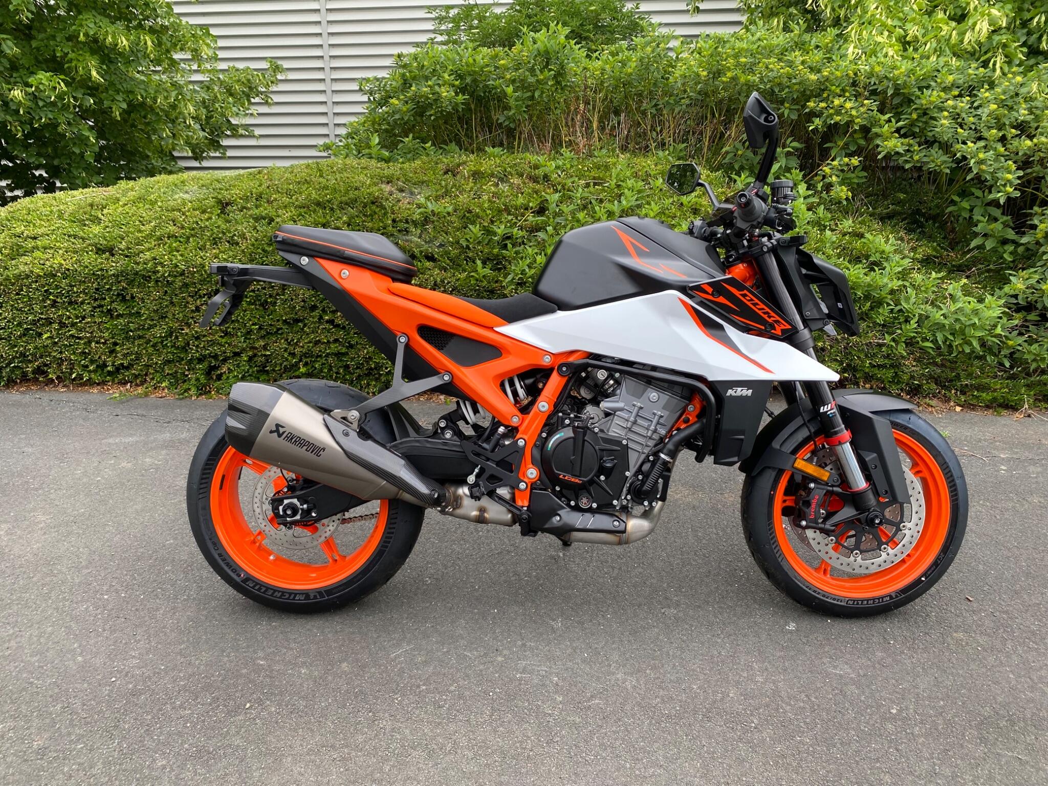 New KTM 990 Duke R